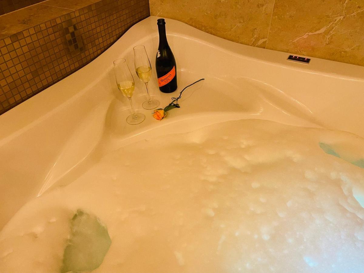 Loft W Rynku Z Jacuzzi Supraśl Exterior foto